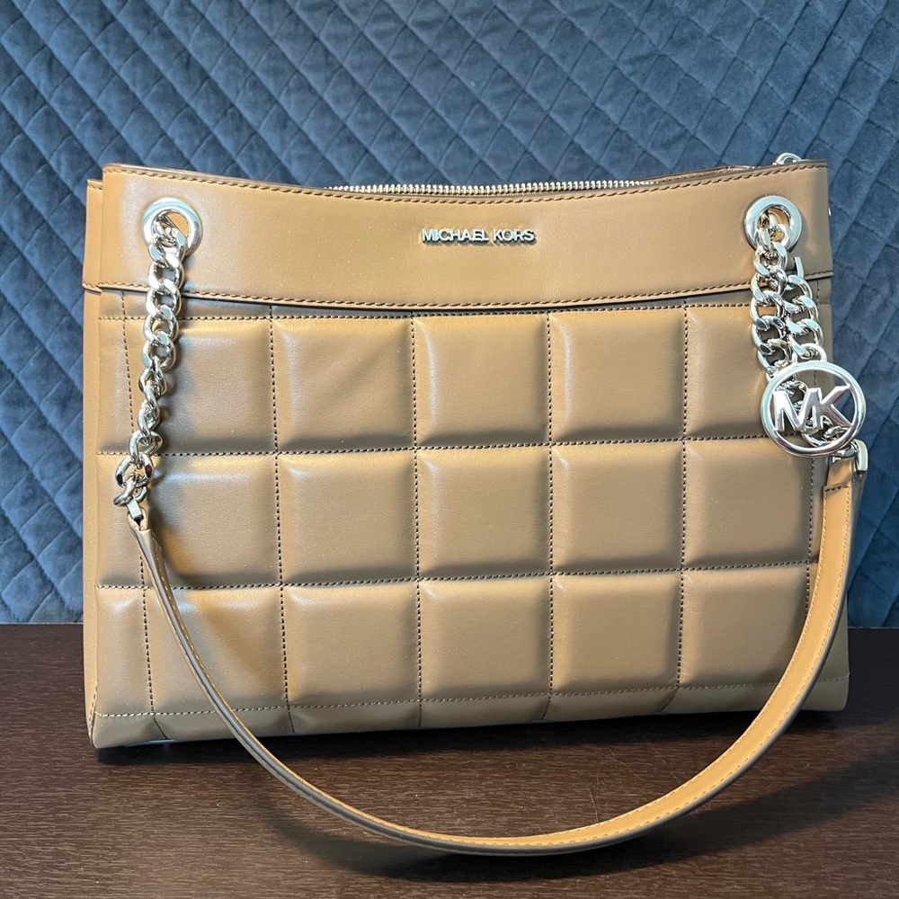 Michael Kors Susan Medium Tote Bag NWT Color: Driftwood
